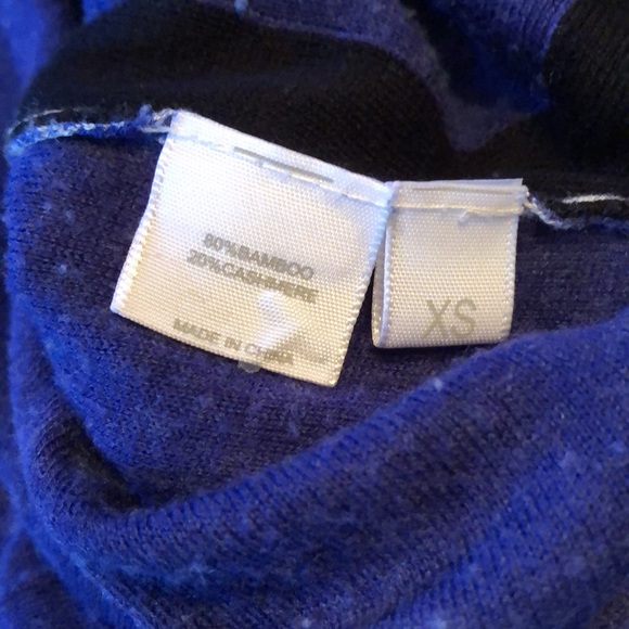 Kokun Bamboo and cashmere multi block colored lightweight long sleeved top - Picture 8 of 11